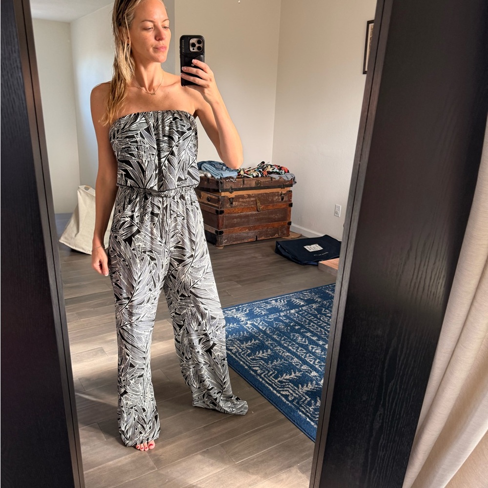 Elegant Black and White Leaf Print Jumpsuit